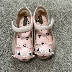 Mini Melissa size 8